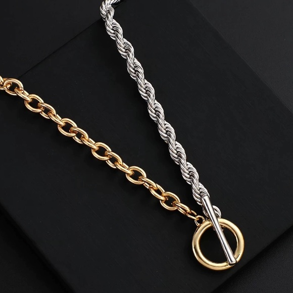 🤍Insta twist chain choker necklace - Picture 2 of 6